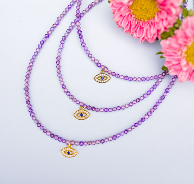 How to Wear a Choker Necklace: Dos and Don’ts